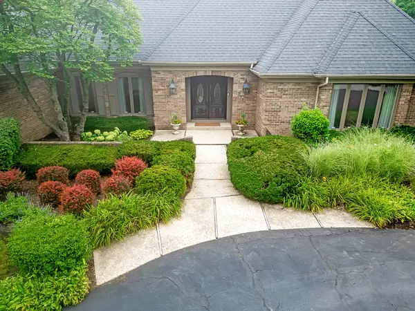 311 Devon DR, Burr Ridge, IL 60527