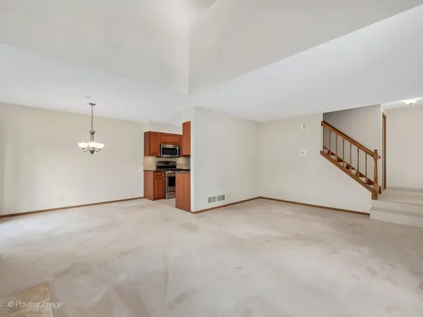 7926 Stewart DR, Darien, IL 60561