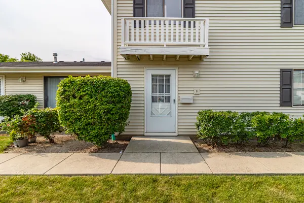 17 Dennis CT #773, Schaumburg, IL 60193