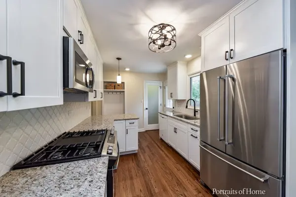 311 LONGVIEW DR, Geneva, IL 60134