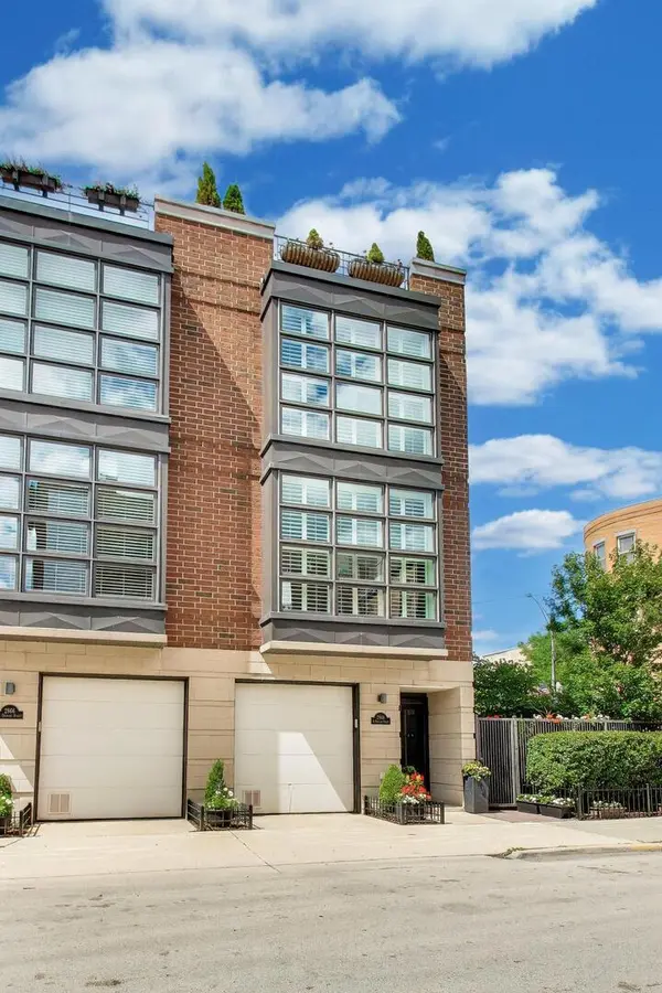 2868 N Orchard ST, Chicago, IL 60657