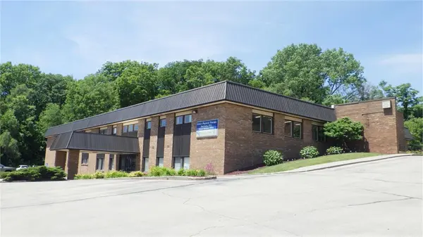 Address not disclosed, Clinton, IA 52732
