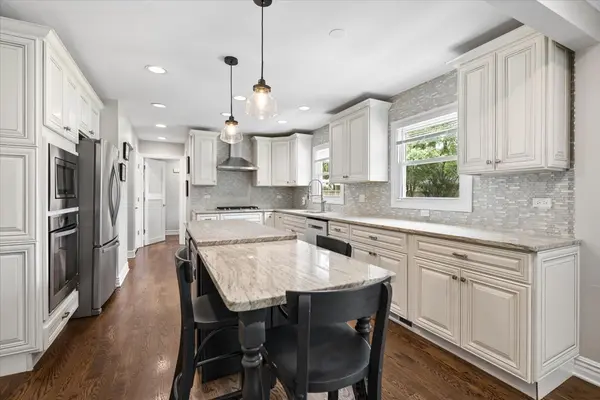 1668 Central AVE, Deerfield, IL 60015