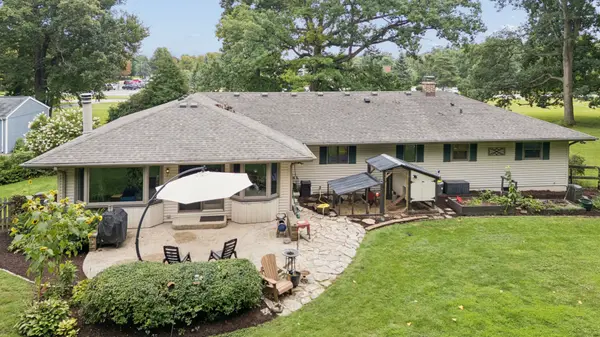 1655 Wagner RD, Batavia, IL 60510