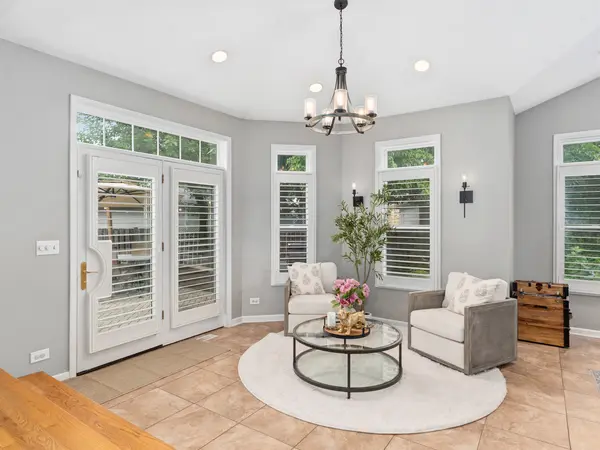 809 Bruno CT, Naperville, IL 60563