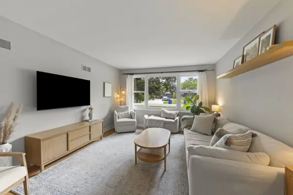 N457 Papworth ST, Wheaton, IL 60187