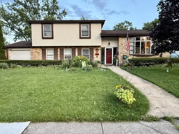 1451 E Gloria DR, Palatine, IL 60074