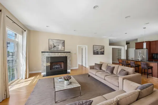 6425 W TOUHY AVE #2C, Chicago, IL 60646