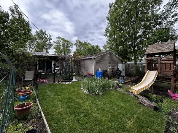 324 N EMERALD AVE, Mundelein, IL 60060