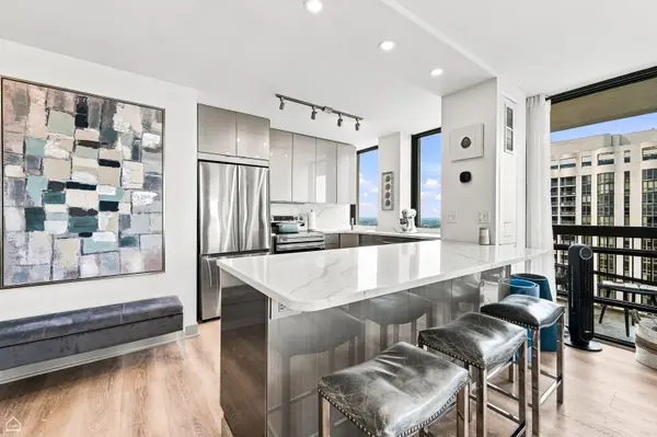 1660 N La Salle DR #3911, Chicago, IL 60614