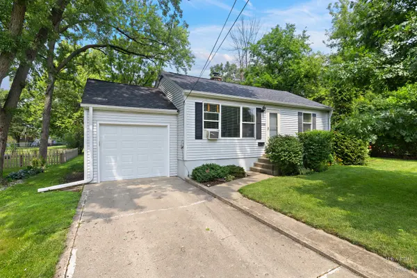 3906 Grove AVE, Mchenry, IL 60050