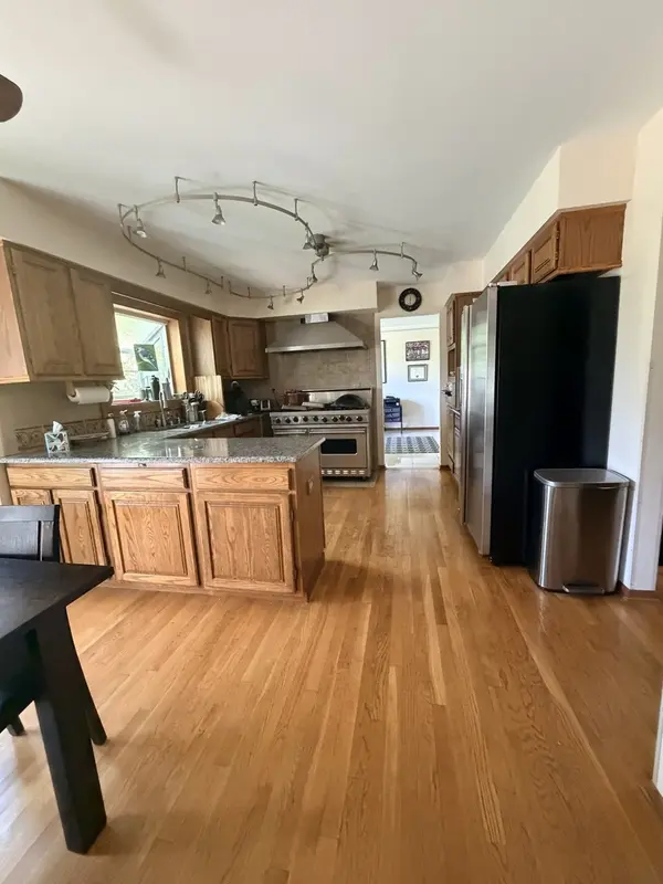 1249 N Wellington DR, Palatine, IL 60074
