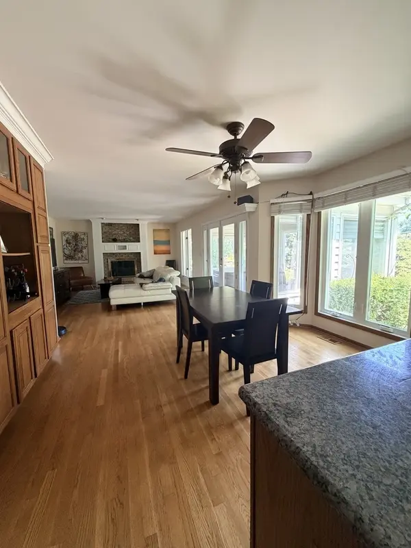 1249 N Wellington DR, Palatine, IL 60074