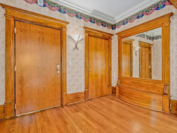 559 W Surf ST #500, Chicago, IL 60657