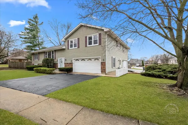 701 Viking DR, Batavia, IL 60510