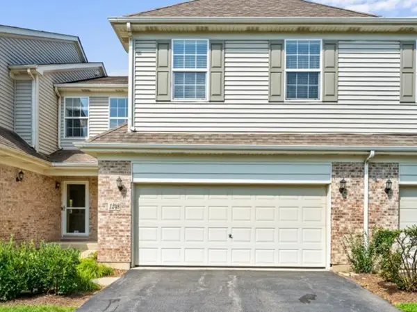 1248 Bradley CIR, Elgin, IL 60120