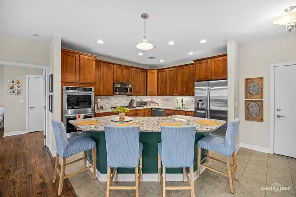 267 E RAILROAD AVE #104, Bartlett, IL 60103