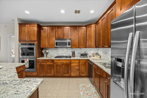 267 E RAILROAD AVE #104, Bartlett, IL 60103