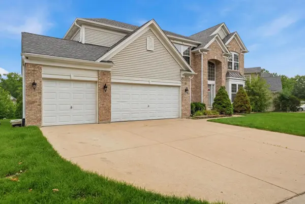 906 Blue Ridge DR, Streamwood, IL 60107