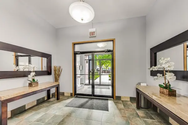 2032 W Division ST #202N, Chicago, IL 60622