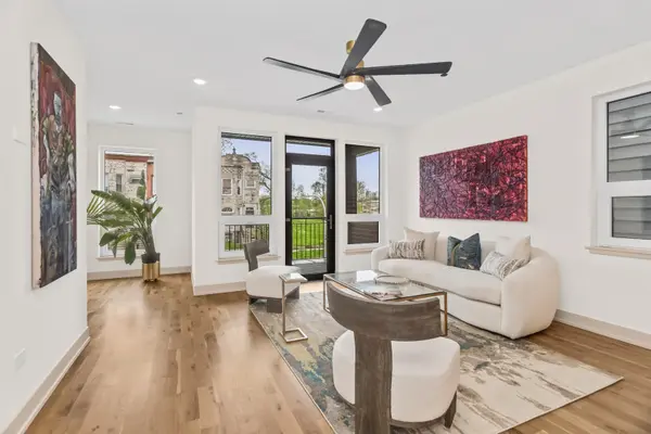 4441 S Vincennes AVE #1, Chicago, IL 60653