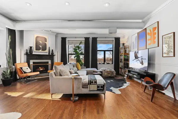 910 S Michigan AVE #304, Chicago, IL 60605