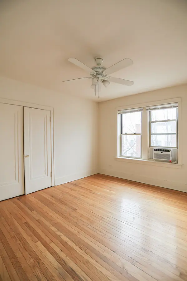 1100 W Roscoe ST #30, Chicago, IL 60657