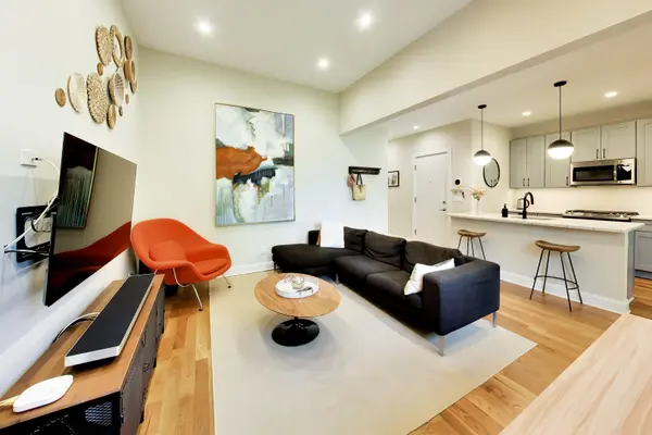 1415 W Rascher AVE #302, Chicago, IL 60640