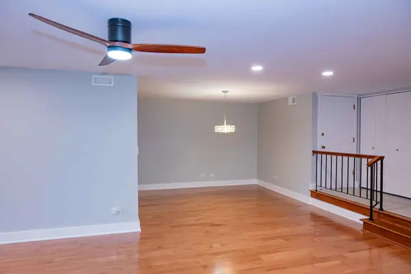 8235 Poplar LN #1A, Palos Hills, IL 60465