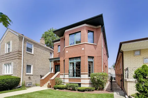 5837 N Virginia AVE, Chicago, IL 60659