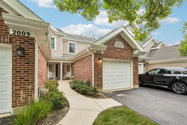 2007 N Coldspring RD, Arlington Heights, IL 60004