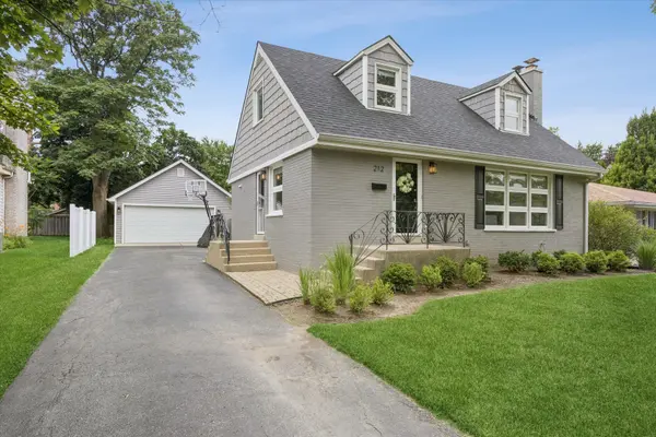 212 N Jackson RD, Clarendon Hills, IL 60514