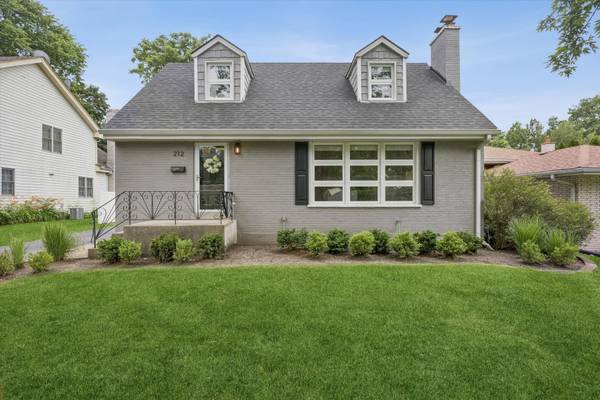 212 N Jackson RD, Clarendon Hills, IL 60514