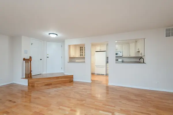 1891 Fox Run DR #A1, Elk Grove Village, IL 60007
