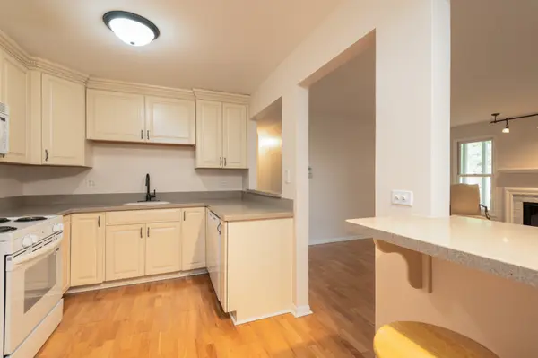 1891 Fox Run DR #A1, Elk Grove Village, IL 60007
