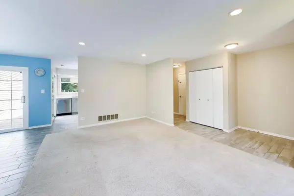 106 Regency DR #106, Lombard, IL 60148