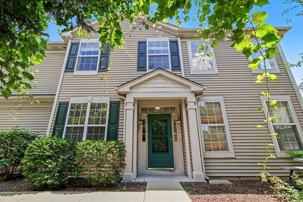 600 S Jade LN, Round Lake, IL 60073