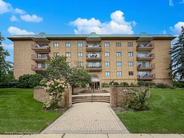40 S Main ST #2C, Glen Ellyn, IL 60137
