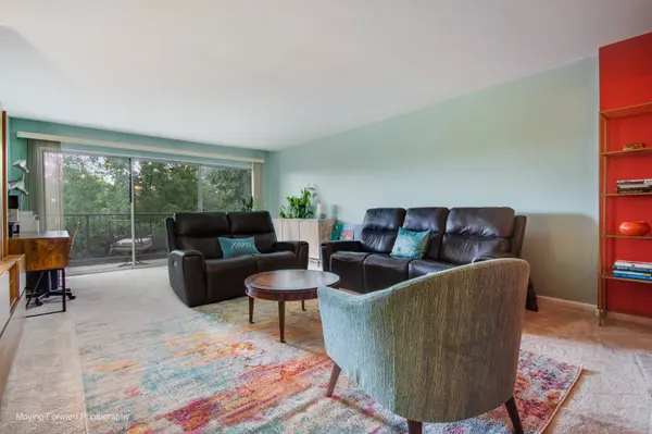 40 S Main ST #2C, Glen Ellyn, IL 60137