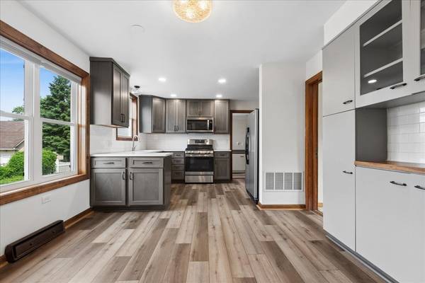 10808 N Woodstock ST, Huntley, IL 60142