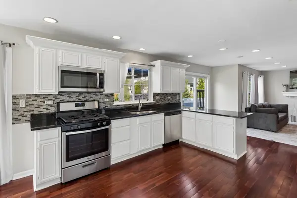 1344 Batavia CT, Bartlett, IL 60103