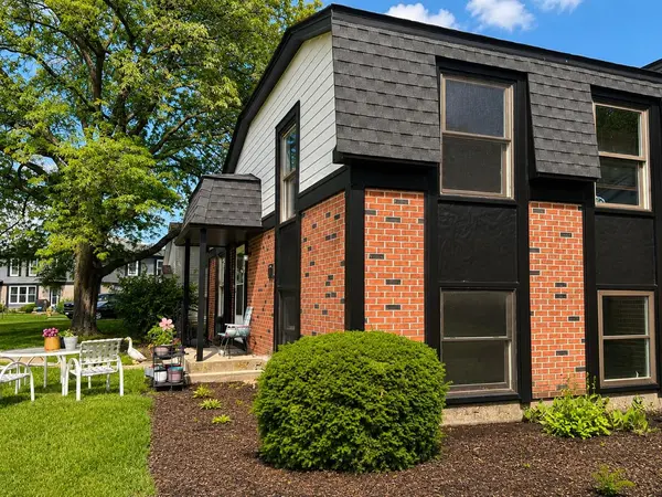 840 Inverrary LN #840, Deerfield, IL 60015