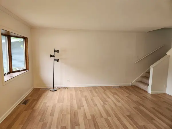 8 Wayne CT, Park Forest, IL 60466
