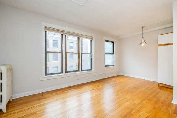 725 W Sheridan RD #502, Chicago, IL 60613