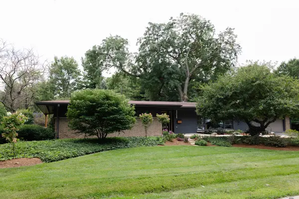 916 Ray ST, Geneva, IL 60134