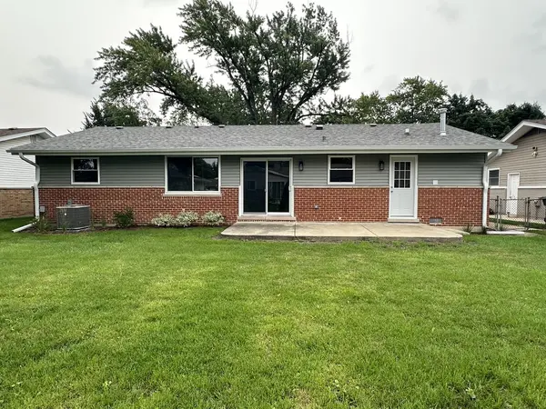 38 Evergreen ST, Elk Grove Village, IL 60007