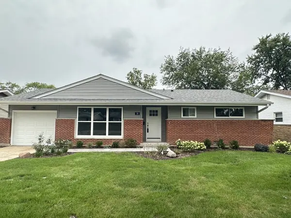 38 Evergreen ST, Elk Grove Village, IL 60007