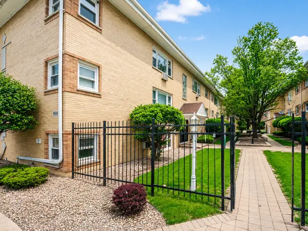 6634 W 95th ST #1D, Oak Lawn, IL 60453