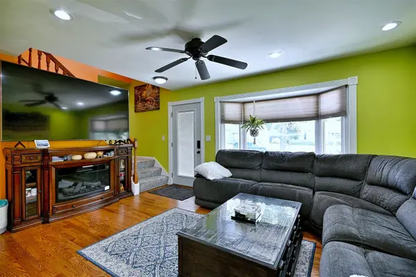 214 N William ST, Mount Prospect, IL 60056