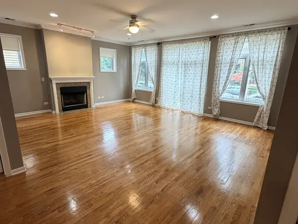 633 E Bowen AVE #1W, Chicago, IL 60653